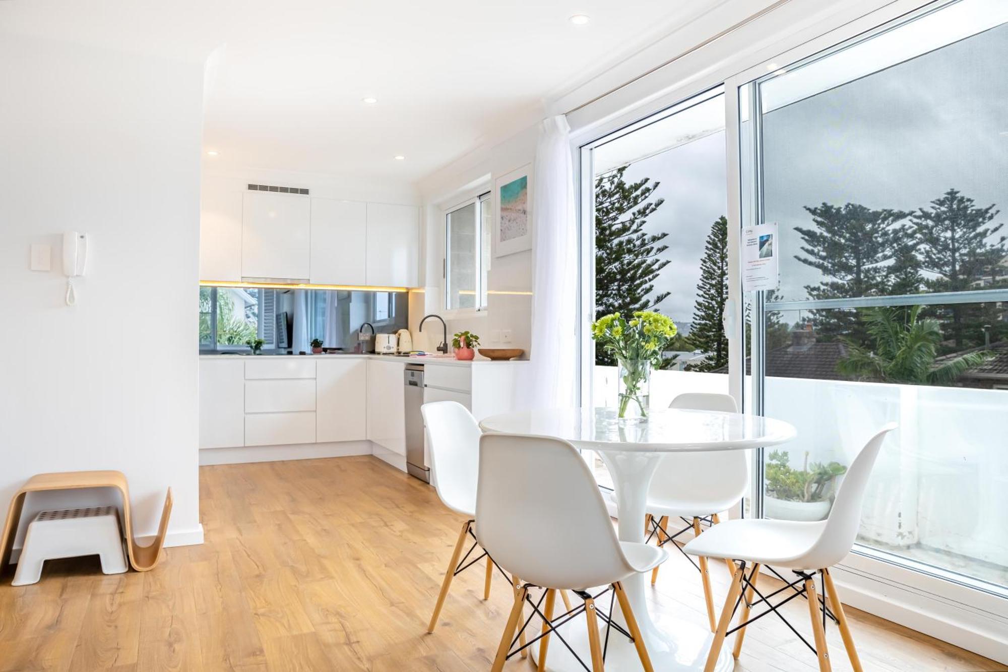 Chic Apartment Footsteps From Manly Beach Sídney Habitación foto