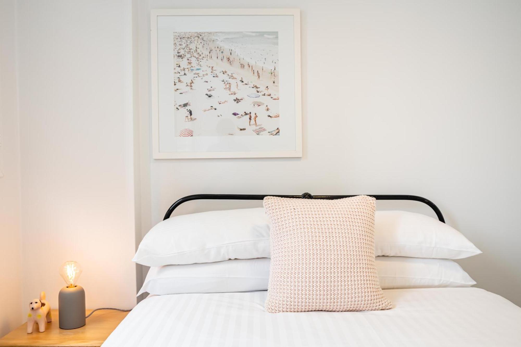 Chic Apartment Footsteps From Manly Beach Sídney Habitación foto